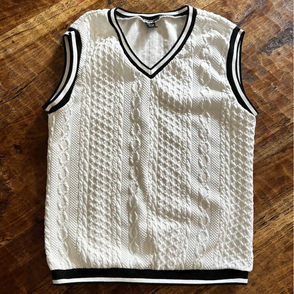 Varsity Striped Sleeveless Cropped Black & White Sweater Vest